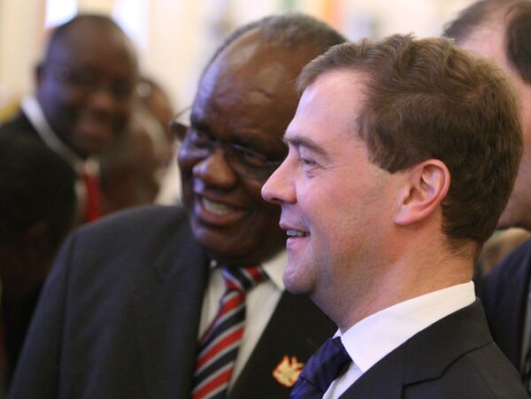 Президенты РФ и Намибии Дмитрий Медведев и Хификепунье Похамба. Архив