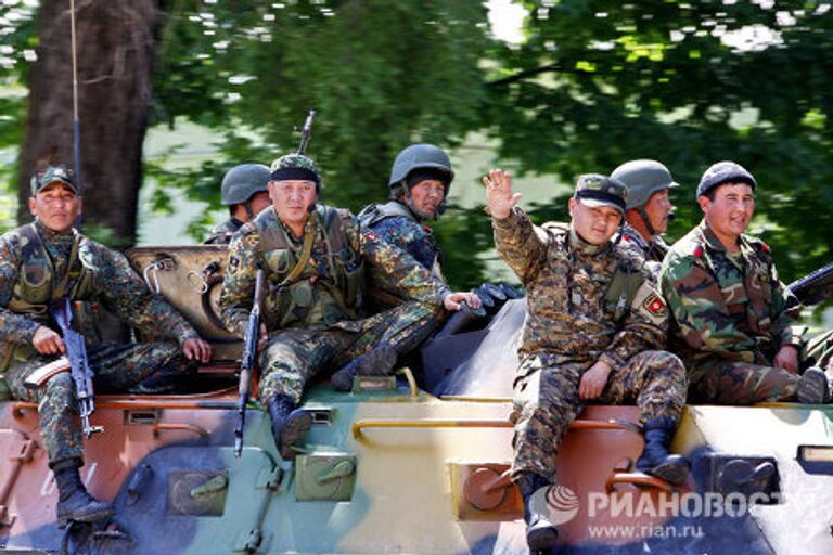 Военные в городе Джалал-Абад