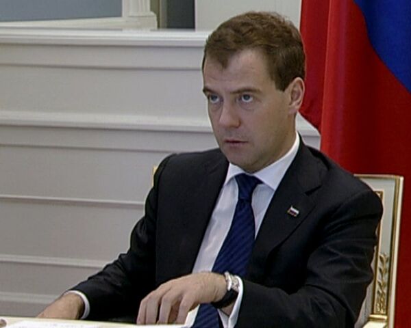 Медведев призвал бороться с ЧС в Якутии на полную катушку