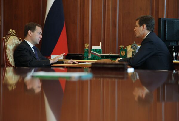 Президент РФ Дмитрий Медведев и вице-премьер РФ Александр Жуков (слева направо)