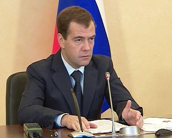 Медведев раскритиковал технику связи в армии