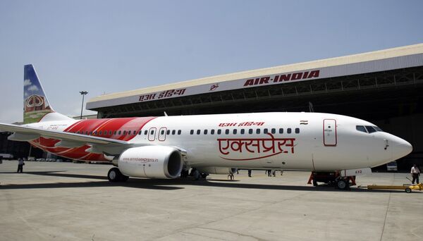 Самолет авиакомпании Air India Express Boeing 737-800