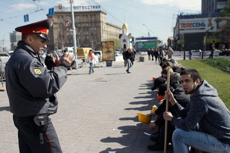 В Новосибирске прошел флэшмоб в поддержку шахтеров Кузбасса