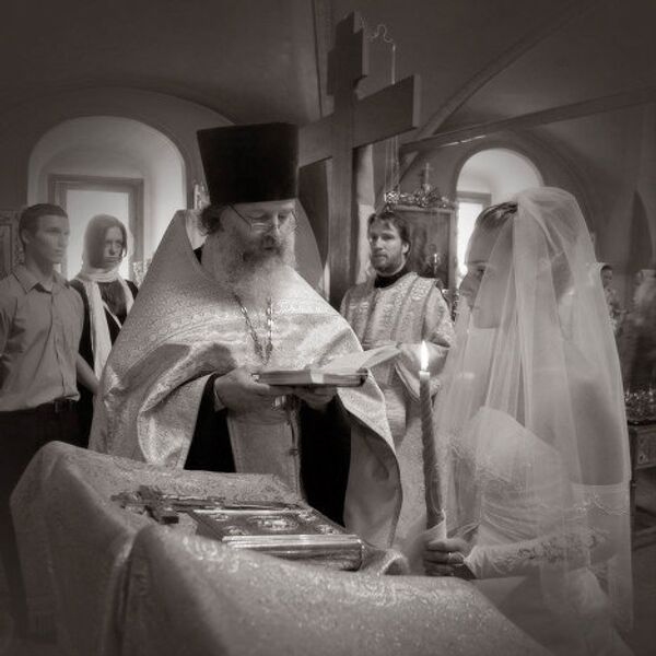 Венчание Данилы и Светланы в церкви Успения Пресвятой Богородицы в Путинках