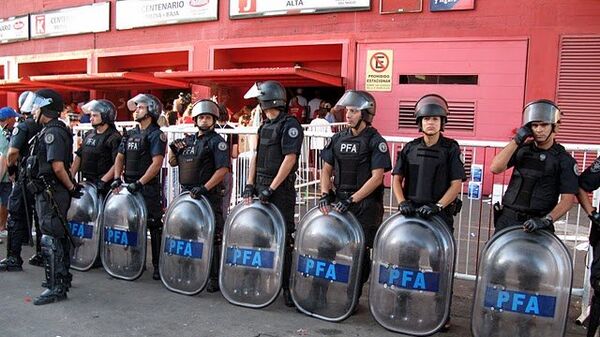 Полицейские в Буэнос-Айресе, Аргентина. Архивное фото