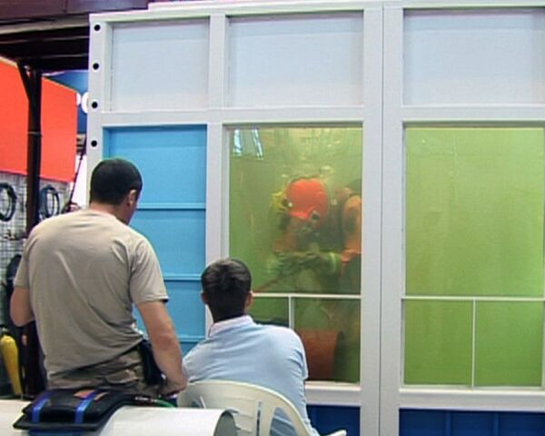 Водолазы испытали новый комнатный аквариум-тренажер