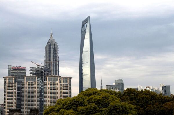 Шанхайский всемирный финансовый центр - самое высокое здание в Шанхае.