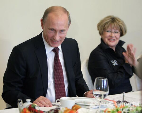 Встреча Владимира Путина с организаторами благотворительного вечера Маленький принц Встреча Владимира Путина с организаторами благотворительного вечера Маленький принц
