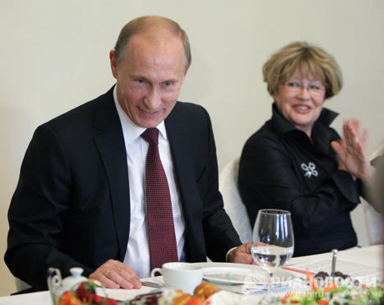 Встреча Владимира Путина с организаторами благотворительного вечера Маленький принц Встреча Владимира Путина с организаторами благотворительного вечера Маленький принц