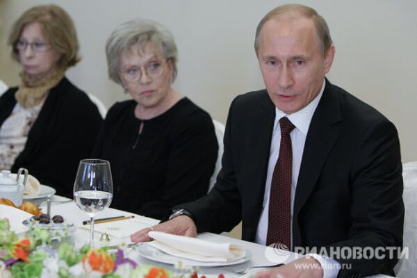 Встреча Владимира Путина с организаторами благотворительного вечера Маленький принц