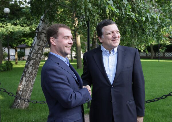 Дмитрий Медведев и Жозе Мануэль Баррозу перед неформальным обедом
