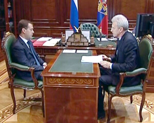 За отсутствие Интернета в школах будут отвечать губернаторы - Медведев