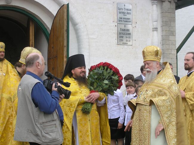 Митрополит Тульский и Белевский Алексий (справа). Архив