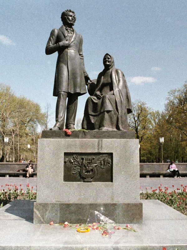Памятник русскому поэту А. С. Пушкину 