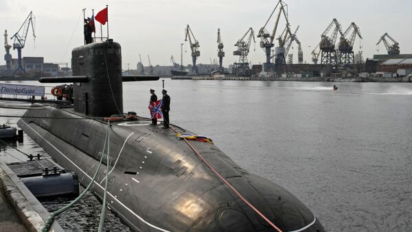 Подъем флага на новейшей дизель-электрической подводной лодке 4-го поколения Санкт -Петербург