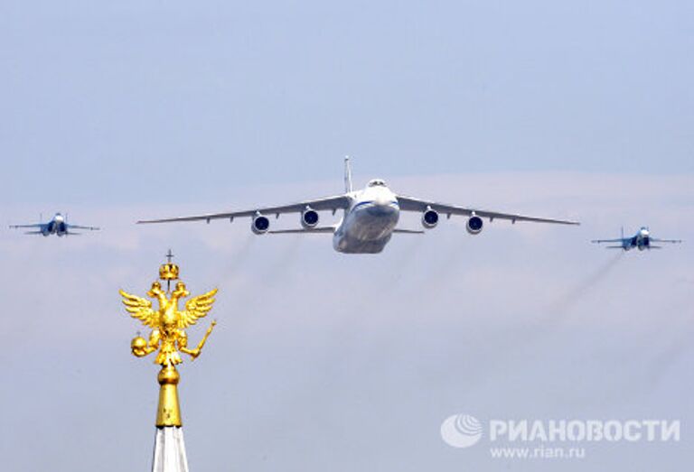 Военный парад, посвященный 65-летию Победы в Великой Отечественной войне