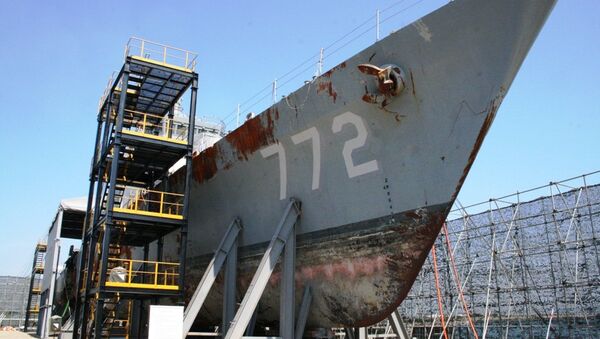 Эксклюзивные фотографии поврежденного корпуса сторожевого корабля Чхонан, сделанные журналистом РИА Новости на военно-морской базе Пхёнтхэк в Южной Корее. Архивное фото