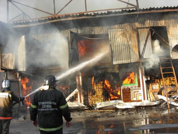 Пожар на территории рынка Кунцево-2