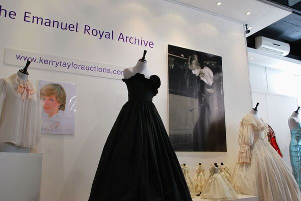 Платья принцессы Дианы на лондонском аукционе