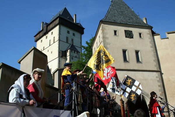 Шествие короля и его свиты из Праги до Карлштейна – королевского замка