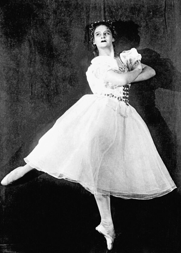 1954 год. Балерина Марина Семенова в балете Тарас Бульба