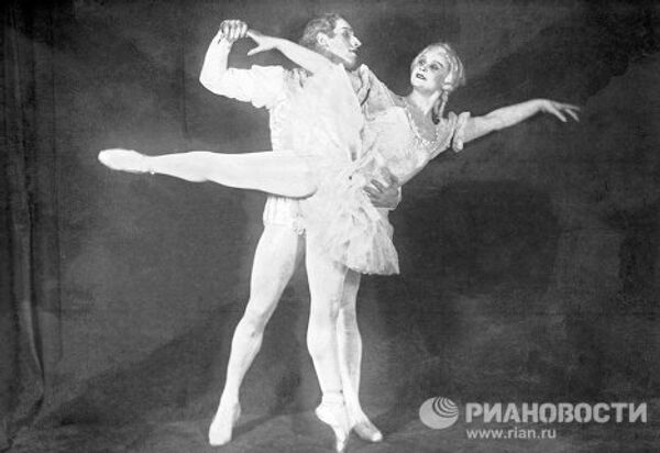 М. Семенова и А. Ермолаев в балете Петра Чайковского Щелкунчик