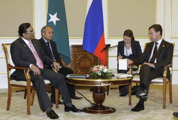 Президенты России и Пакистана Д.Медведев и А.Зардари