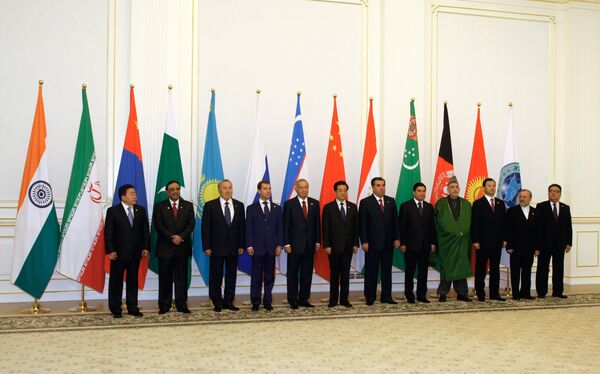 Совместное фотографирование лидеров стран-участниц саммита ШОС