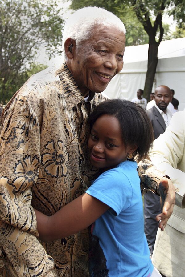 Нельсон Мандела с правнучкой Зенани