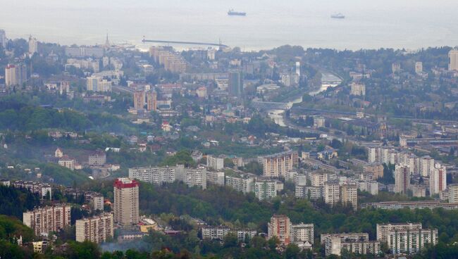 Панорама города Сочи. Архивное фото.