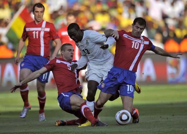 Игровой момент матча Сербия - Гана
