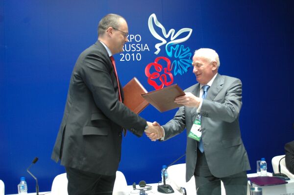 Томская область и французская компания VEOLIA Voda S.A. подписали в российском павильоне на ЭКСПО-2010 в Шанхае меморандум о сотрудничестве