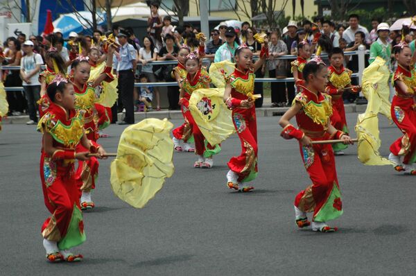 Традиционный китайский праздник «дуаньу» в Шанхае. Архив