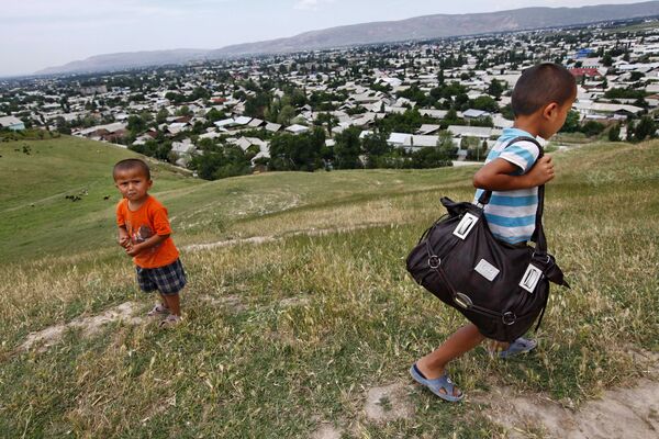 Дети в Киргизии. Архивное фото