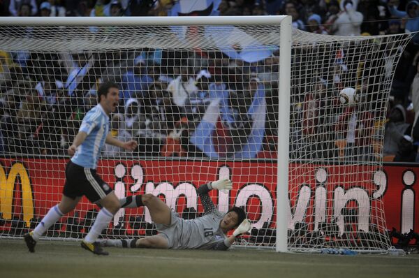 Игровой момент матча Аргентина - Южная Корея