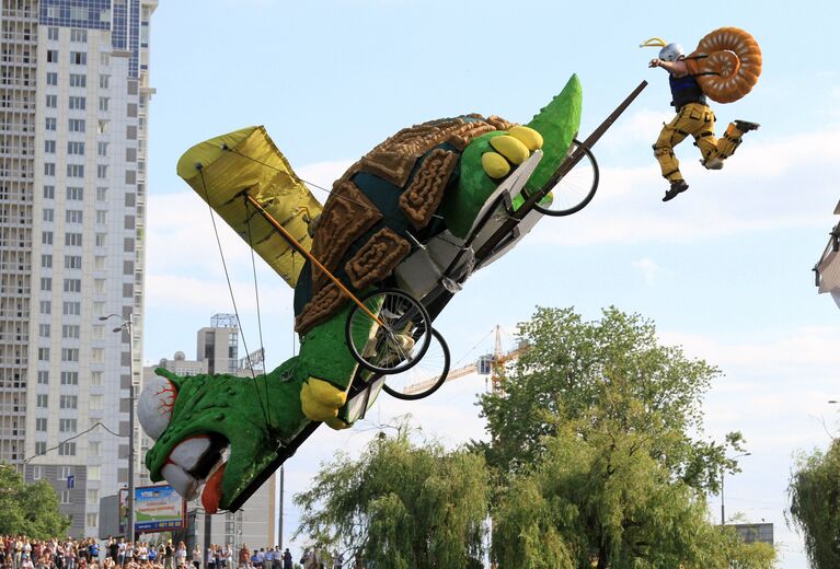 Конкурс-шоу креативных летательных аппаратов Red Bull Flugtag