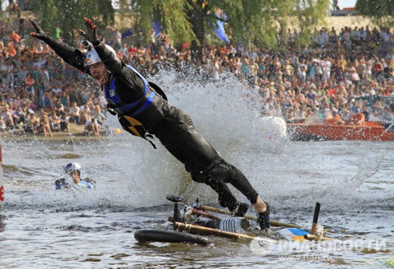 Конкурс-шоу креативных летательных аппаратов Red Bull Flugtag