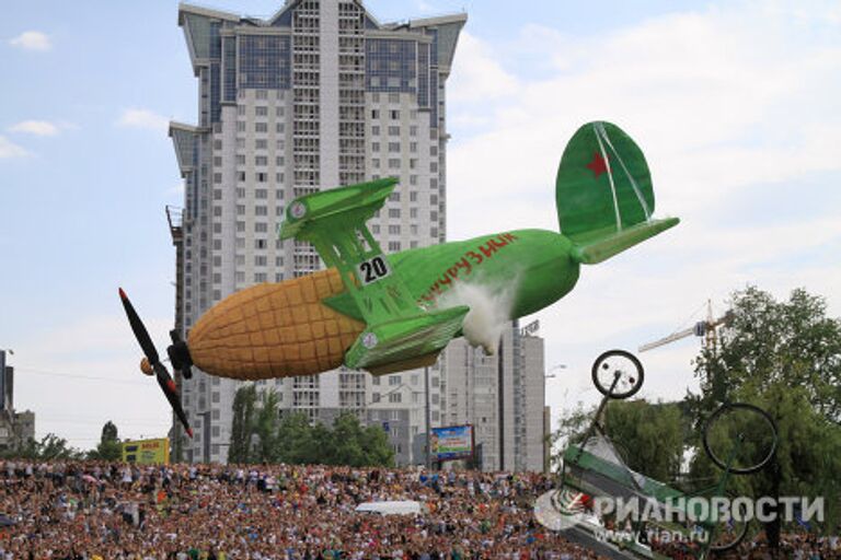 Конкурс-шоу креативных летательных аппаратов Red Bull Flugtag