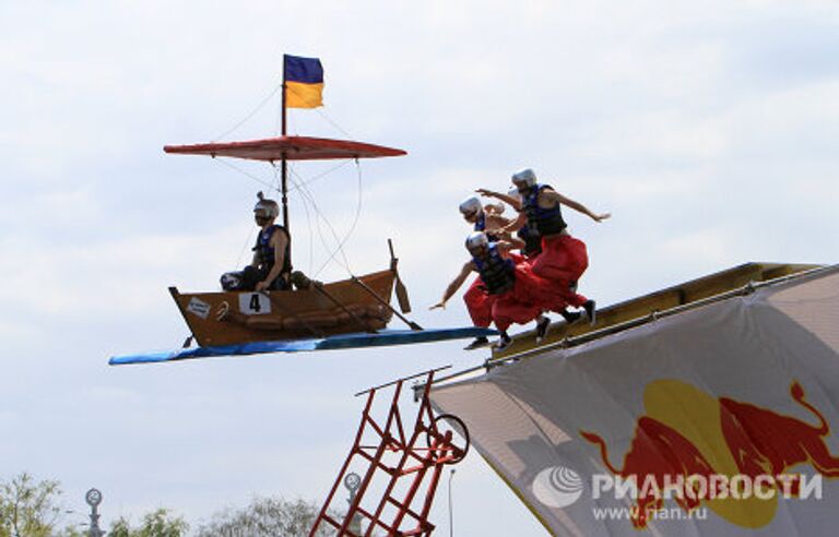 Конкурс-шоу креативных летательных аппаратов Red Bull Flugtag