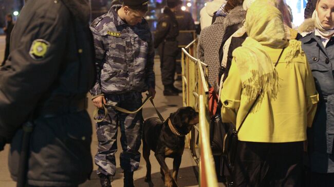 Усиленные меры безопасности у Храма Христа Спасителя во время празднования Пасхи