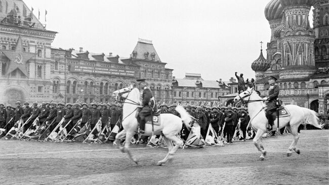 Командовал Парадом Победы 24 июня 1945 года Маршал Советского Союза Константин Константинович Рокоссовский