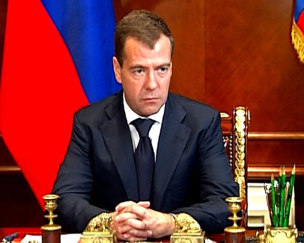 Медведев назначил замглавы Минобороны для гражданской составляющей 