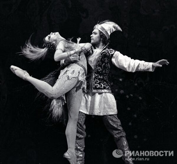 Майя Плисецкая и Николай Фадеечев в балете Игоря Стравинского Жар-птица 
