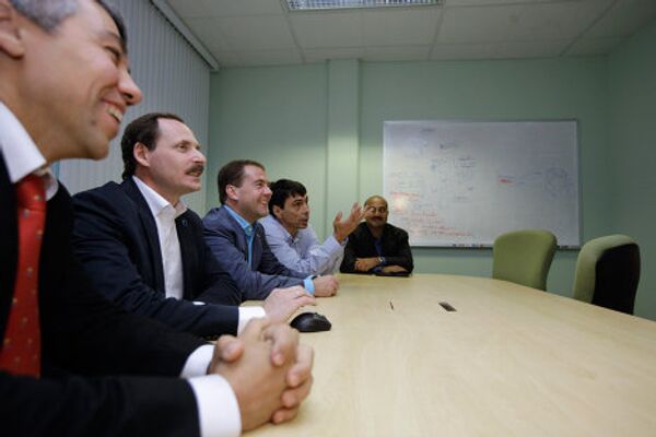 Дмитрий Медведев посетил подразделение российской компании Яндекс, расположенное в Калифорнии