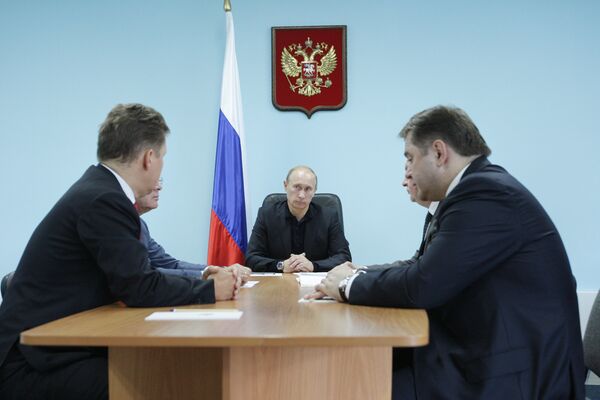 Премьер-министр РФ Владимир Путин провел совещание в Новокузнецке