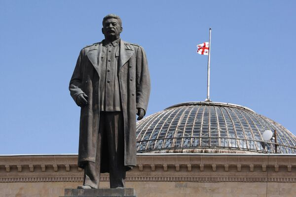 Памятник Иосифу Сталину в Грузии. Архив
