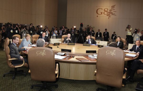 Президент РФ Д.Медведев во второй день саммита G8 в Канаде