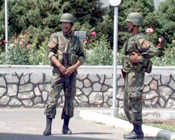 Улицы города Ош в День тишины патрулируют бойцы спецназа