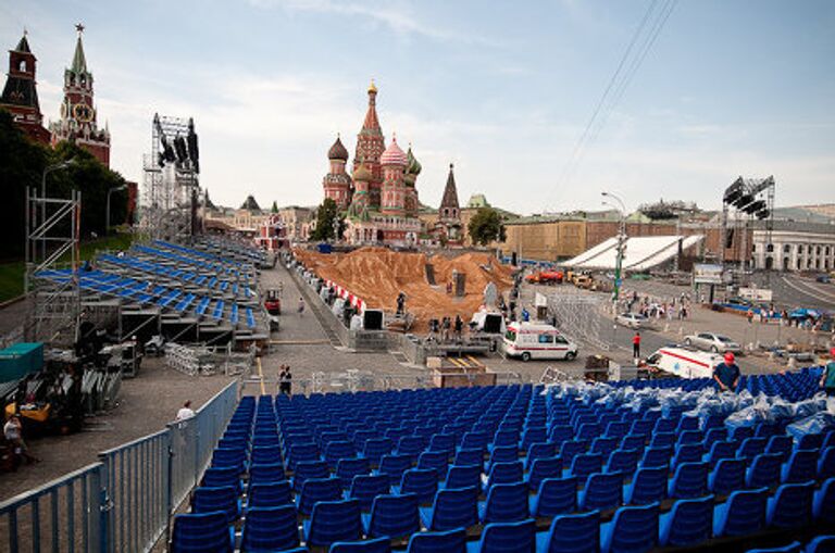 Площадка соревнований по мотофристайлу Red Bull X-Fighters на Васильевском спуске