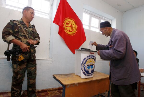 Голосование на референдуме в Киргизии